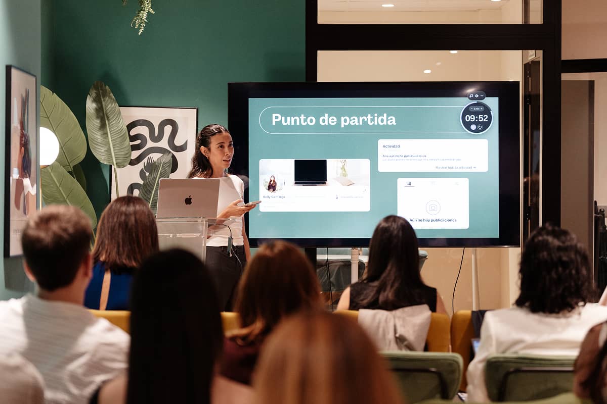 Alumnos máster marketing digital Galicia graduación Sherpa Campus